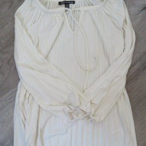 Cable & Gauge Cream Pleated TOP Tie Neck Medium (K351)